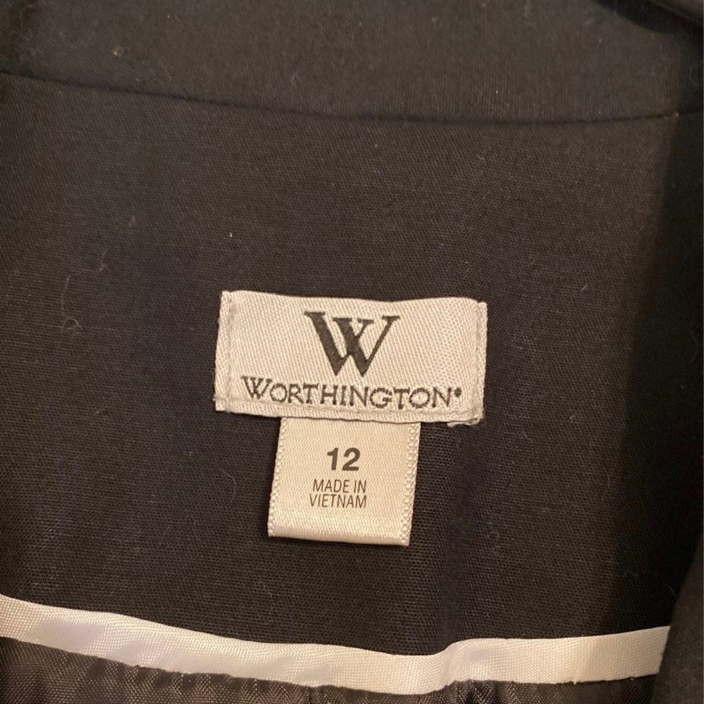 Women’s Suit Jacket - Picture 2 of 6